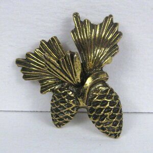 Pinecone Brooch 1 in Metal Pin Vintage 1970 Goldtone Christmas Winter Snow